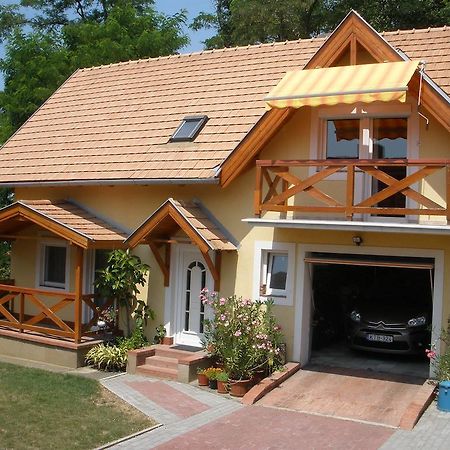 Emilia Apartmanhaz Hévíz Buitenkant foto