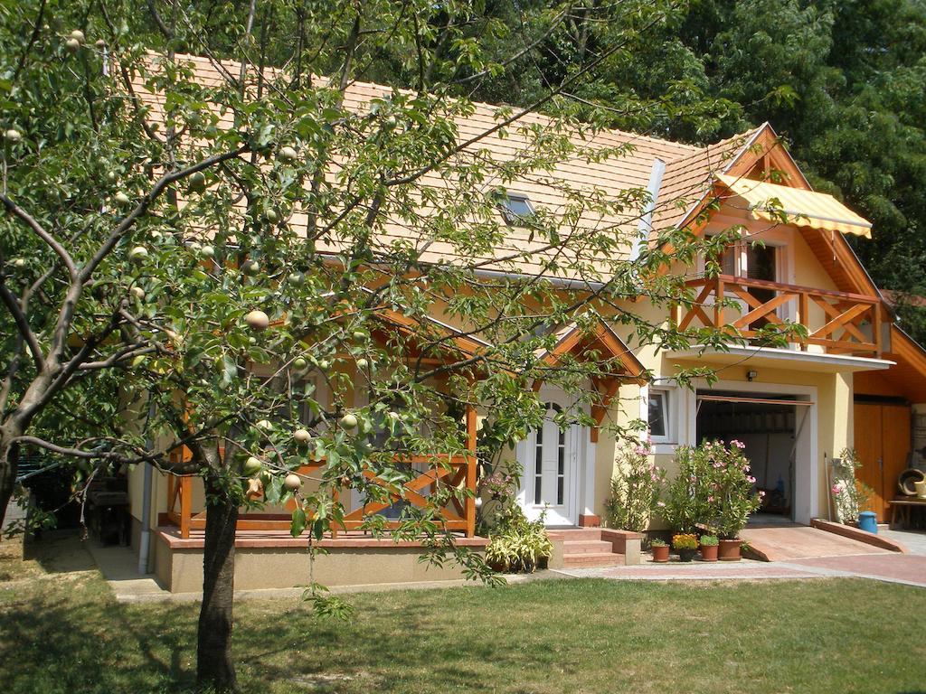 Emilia Apartmanhaz Hévíz Buitenkant foto