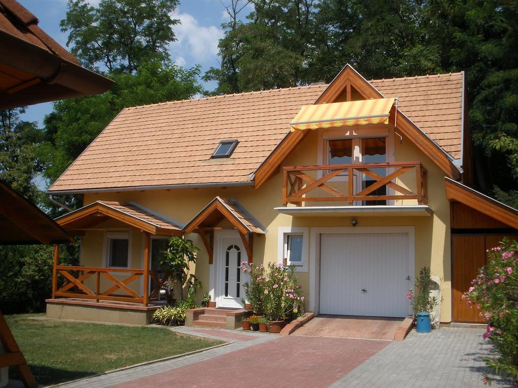 Emilia Apartmanhaz Hévíz Buitenkant foto