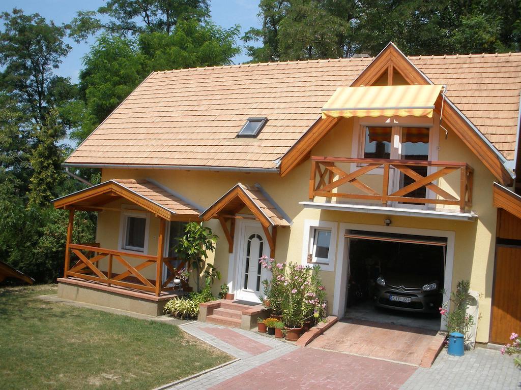 Emilia Apartmanhaz Hévíz Buitenkant foto